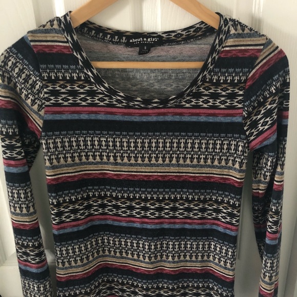 About A Girl - long sleeve fitted shirt sz small - Picture 2 of 5